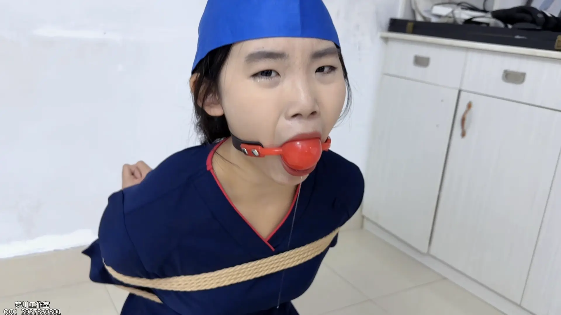 [Mengchuan] Standardized display of tight-fitting clothing for operating room nurses