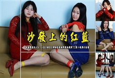 [One Rope Is With You] [Red and Blue on the Sofa] Sexy and plump Xiao Hong and Xiao Lan pose for photos with their hands, feet and neck tied in various ways with handcuffs