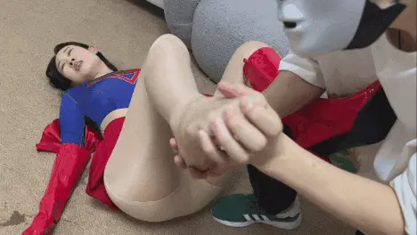 [Marvel DC] Siqi (Qiqi) Superwoman is weakened and tortured in the second episode of the Heroine Research Institute