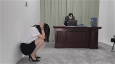 [Wangyoushe] Misappropriation of Public Funds Case Hao Tingting's sister-in-law came to the J Bureau to surrender. Facing her sister-in-law, Hao Tingting could only bear the pain and handcuff her sister-in-law, interrogate her, take photos for files, and escort her in heavy shackles. Hao Tingting felt very helpless, but as a JC, she could only defend her responsibilities with actions.