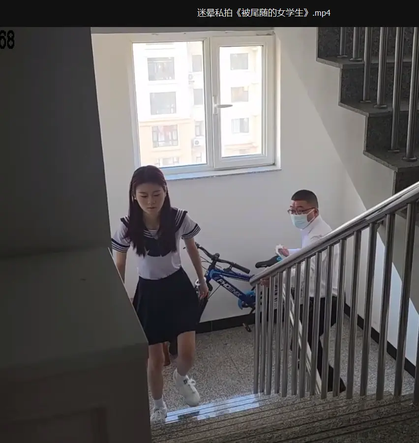 [A Passionate Love] A dizzy female student was filmed privately and was followed